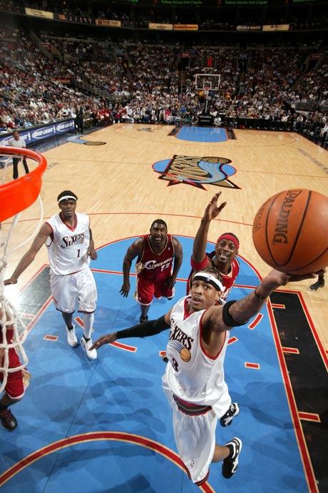 侧翼持球的 侧翼持球的